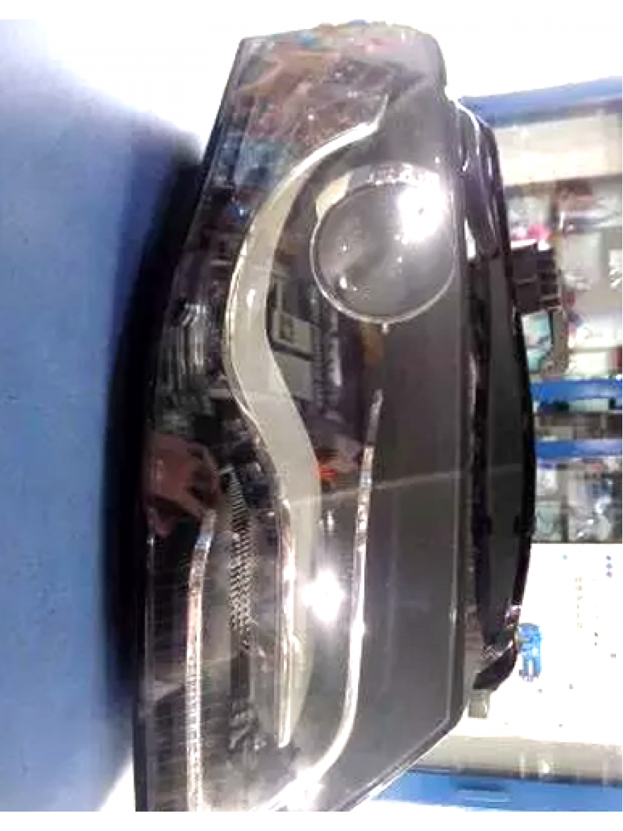 FAROL AUDI A4 LADO DIREITO ORIGINAL